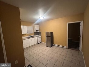 410 Barbadoes St in Norristown, PA - Building Photo - Building Photo