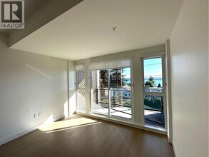 422 E 3rd St in North Vancouver, BC - Building Photo - Building Photo