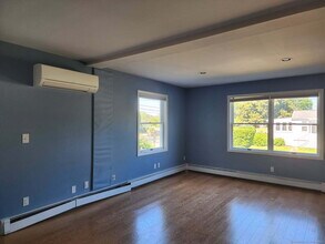 18 Newell Pl in Fairfield, CT - Building Photo - Building Photo