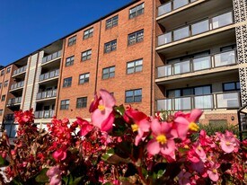 Montgomery Plaza Apartments in Ardmore, PA - Building Photo