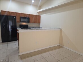 233 SE 23rd Pl in Cape Coral, FL - Building Photo - Building Photo