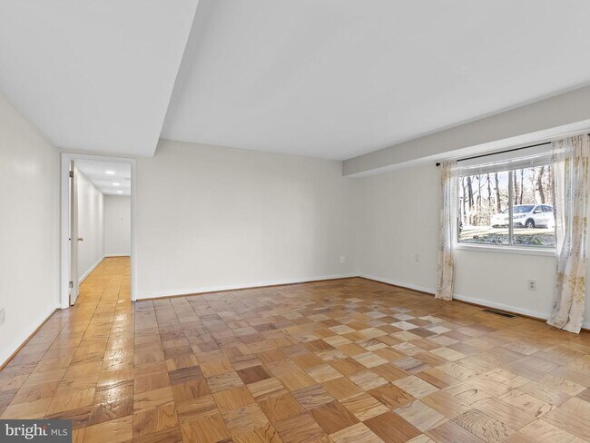 10613 Montrose Ave in Bethesda, MD - Building Photo - Building Photo