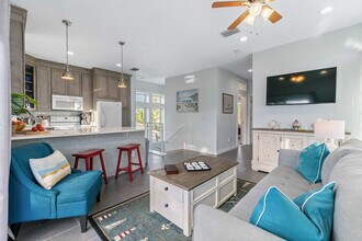 11 Comares Ave S in St. Augustine, FL - Building Photo - Building Photo