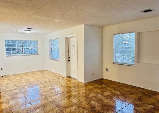 2941 NW 9th Pl in Fort Lauderdale, FL - Building Photo - Building Photo
