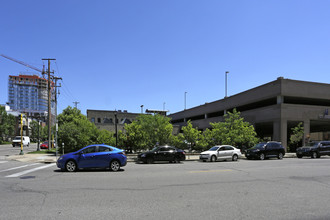 24 NE University Ave in Minneapolis, MN - Building Photo - Primary Photo