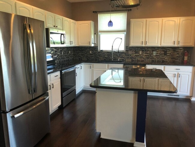 13915 Kelly Dr in Bellevue, NE - Building Photo - Building Photo