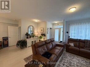 214 Pilot Private in Ottawa, ON - Building Photo - Building Photo