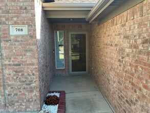 708 Ridgehill Dr in Burleson, TX - Building Photo - Building Photo