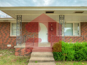 2208 Churchill Way in The Village, OK - Building Photo - Building Photo