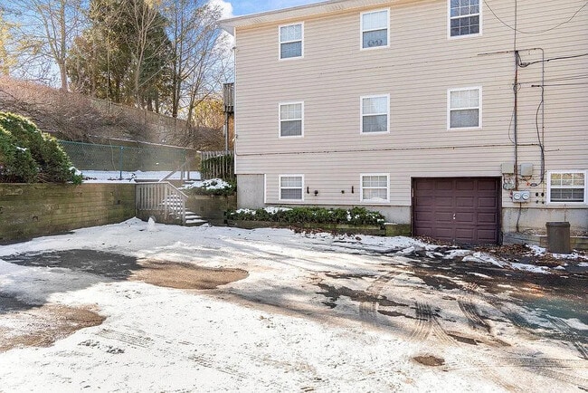 12 Greenlawn Rd in Huntington, NY - Building Photo - Building Photo