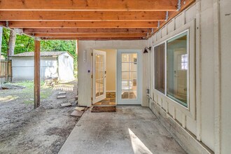 16621 Benson Rd S in Renton, WA - Building Photo - Building Photo