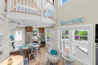 164R Old Point Rd in Newburyport, MA - Building Photo - Building Photo