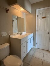 10571 Starcrest Dr in San Antonio, TX - Building Photo - Building Photo