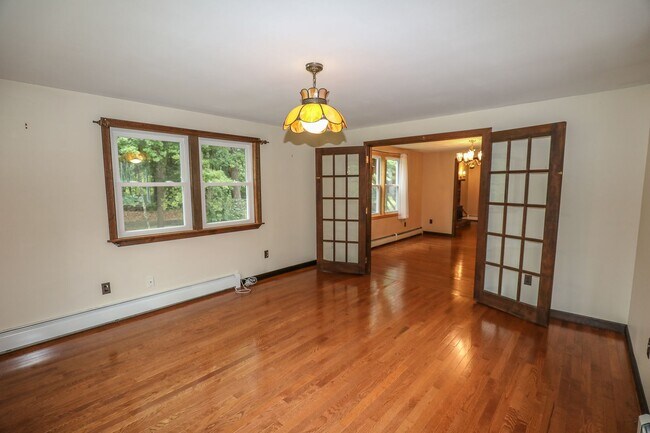 63 Mill Rd in Kingston, NH - Building Photo - Building Photo