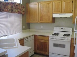5239 Tacoma Common in Fremont, CA - Building Photo - Building Photo