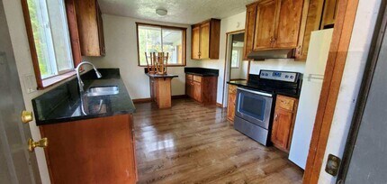 47534 Dement Creek Rd in Broadbent, OR - Building Photo - Building Photo