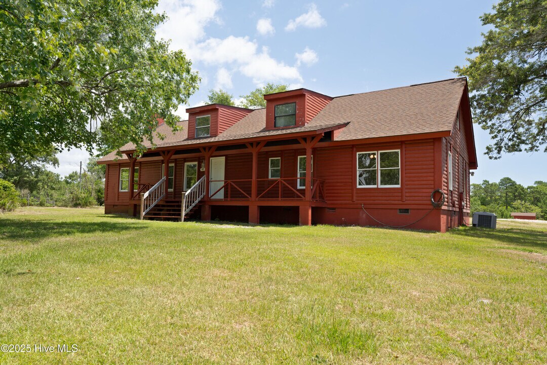 521 NC-172 in Hubert, NC - Building Photo