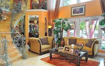 3320 NE 164th St in North Miami Beach, FL - Building Photo - Building Photo