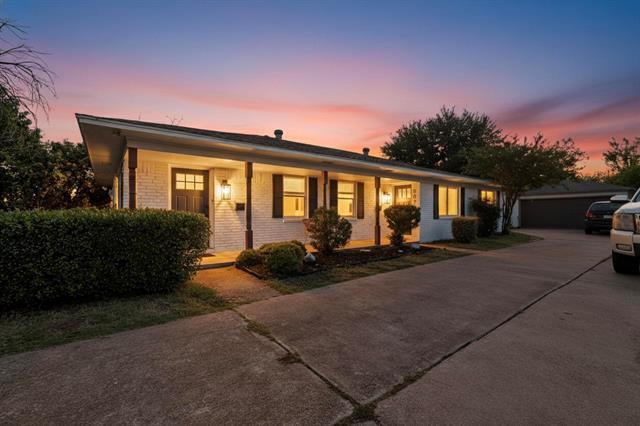 10018 Olmos Dr in Dallas, TX - Building Photo