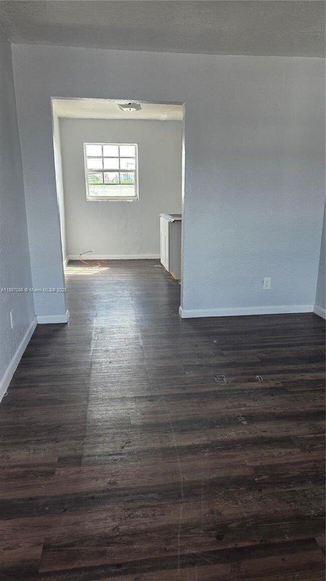 7001 NW 15th Ave in Miami, FL - Foto de edificio - Building Photo