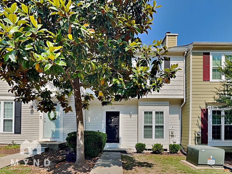 404 Wedgewood Way in Atlanta, GA - Building Photo