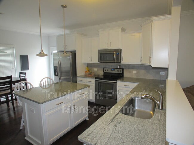 2212 Atwell Glen Ln in Pineville, NC - Building Photo - Building Photo