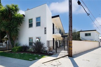 220 E 57th St in Long Beach, CA - Building Photo - Building Photo