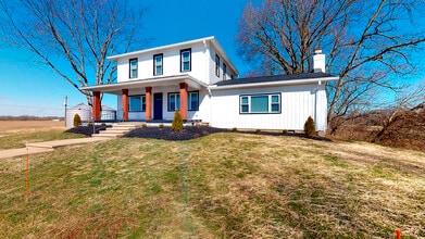 5774 National Rd SW in Kirkersville, OH - Foto de edificio - Building Photo