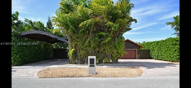 17334 SW 149th Pl in Miami, FL - Building Photo - Building Photo