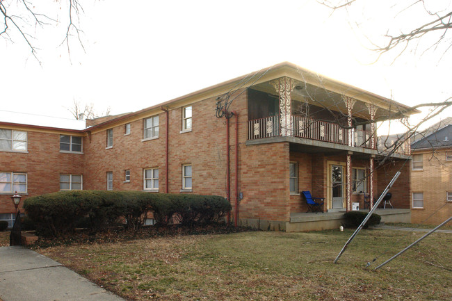 321-325 Idlewylde Dr in Louisville, KY - Foto de edificio - Building Photo