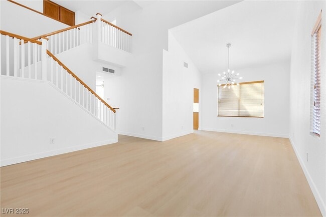 property at 1444 Country Hollow Dr