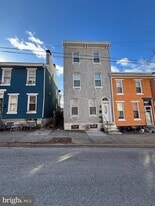 318 E Marshall St in Norristown, PA - Building Photo