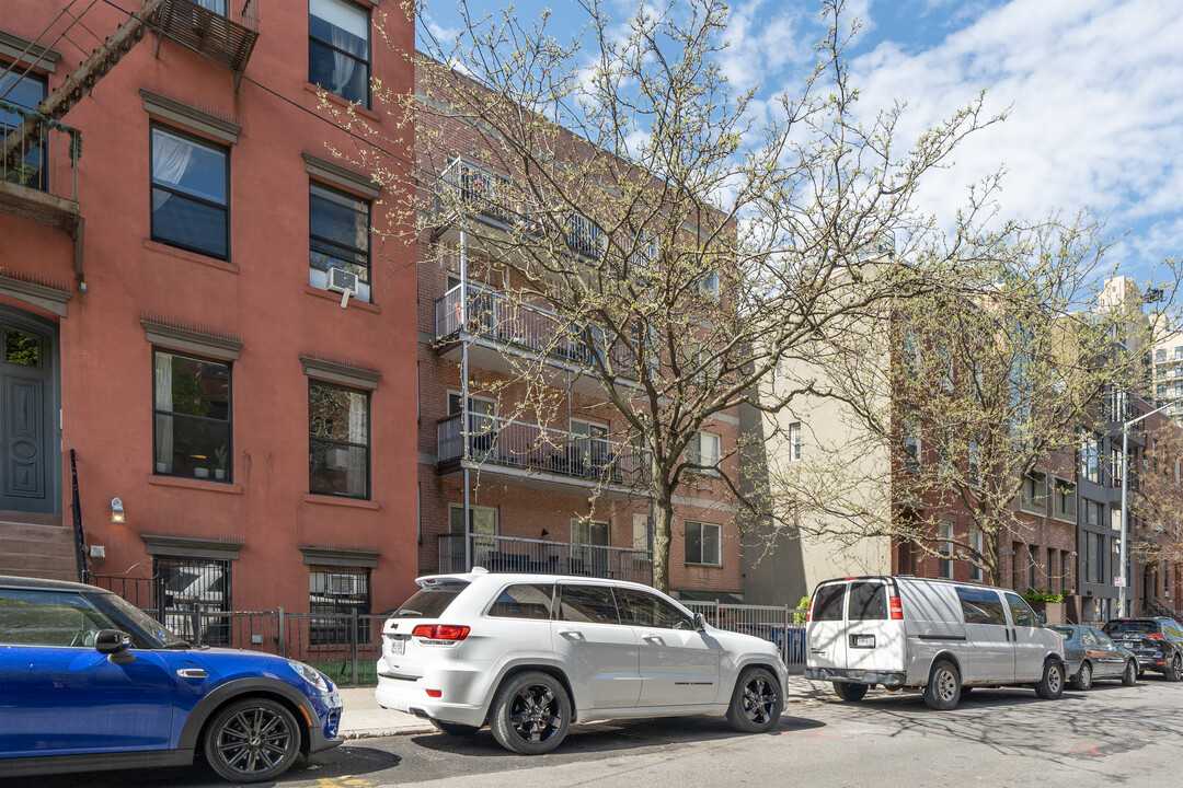 120 S 2nd St in Brooklyn, NY - Foto de edificio