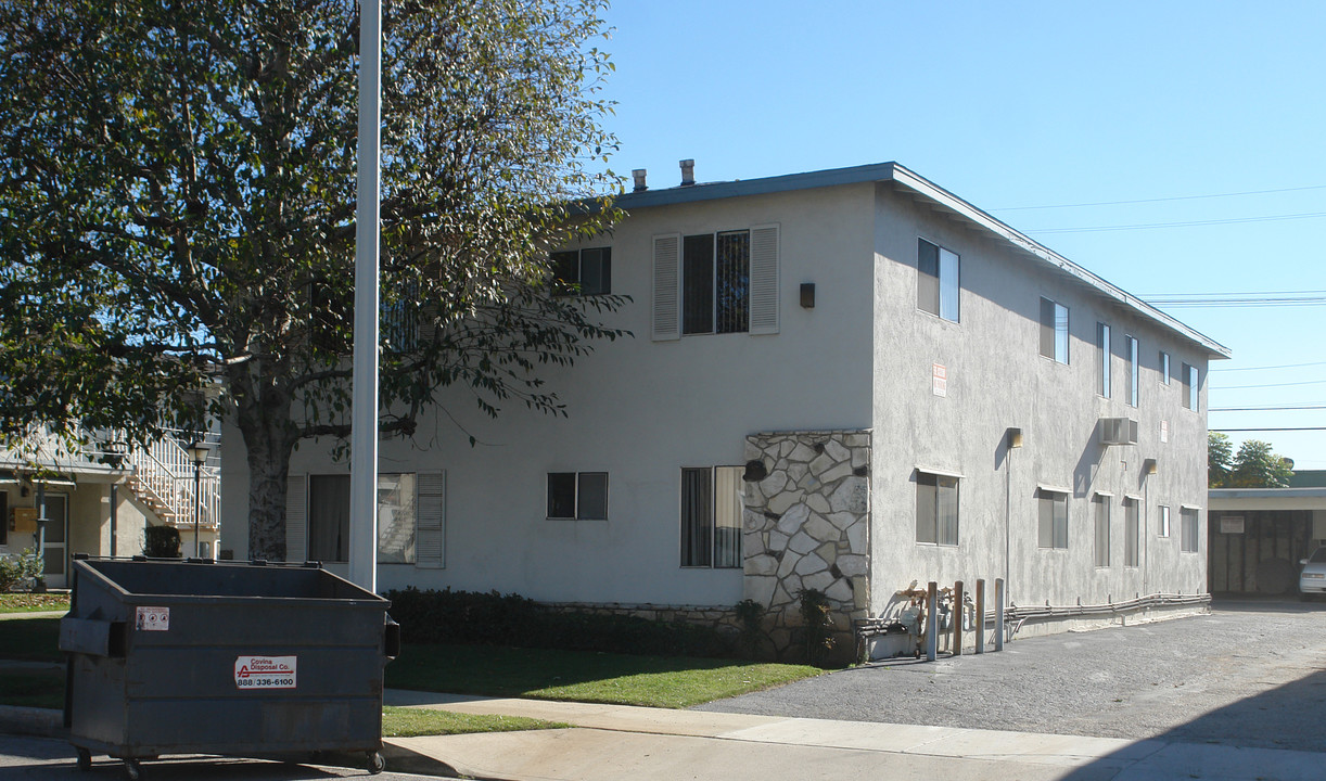 520 E Hurst St in Covina, CA - Foto de edificio