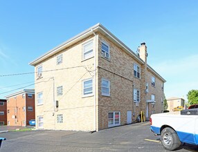 601 S Iowa Ave in Addison, IL - Foto de edificio - Building Photo