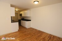 4657 N Malden St, Unit M06B in Chicago, IL - Building Photo - Building Photo