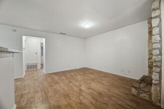 2303 Rachael Ct in Austin, TX - Building Photo - Building Photo