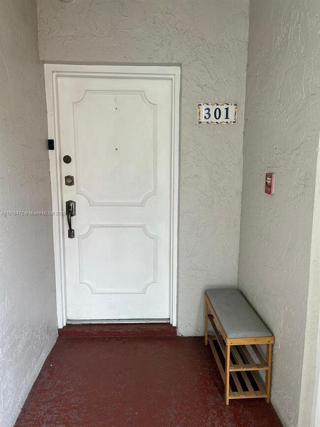 8401 NW 8th St in Miami, FL - Building Photo - Building Photo