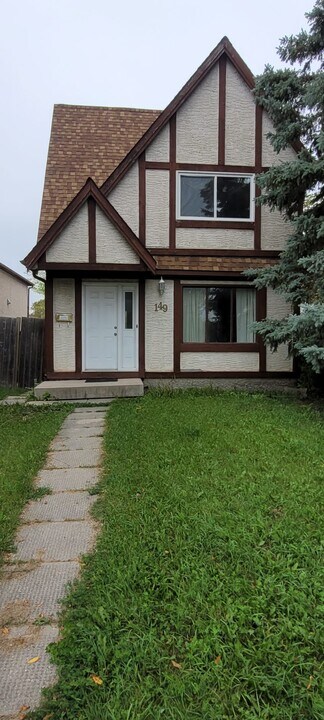 149 Dalhousie Dr in Winnipeg, MB - Building Photo