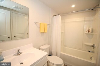 9815 Posterity Ln in Montgomery Village, MD - Building Photo - Building Photo