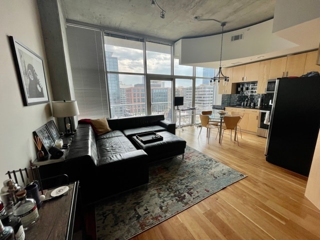 1700 Bassett St, Unit 1124 in Denver, CO - Building Photo - Building Photo