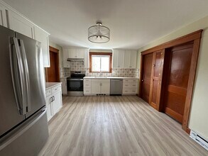 26 A St, Unit Apt 1F in Douglas, MA - Building Photo - Building Photo