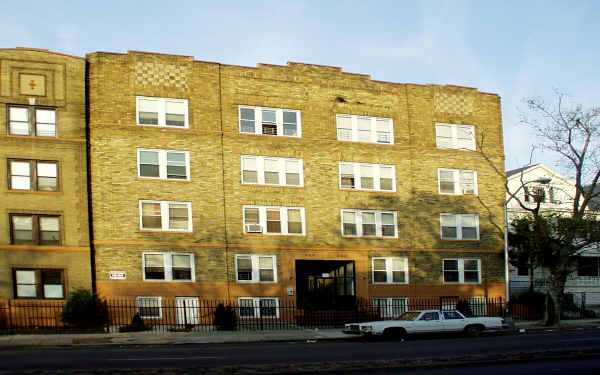 323-327 Park Ave in Newark, NJ - Building Photo - Building Photo