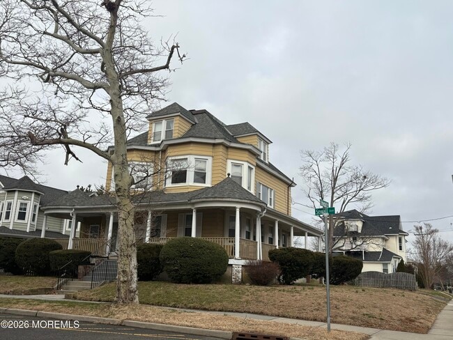 property at 401 Sewall Ave