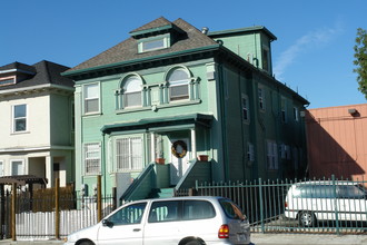 3015 Martin Luther King Jr Way in Oakland, CA - Building Photo - Building Photo