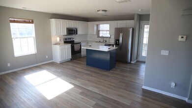 4202 N 147th Plaza in Omaha, NE - Building Photo - Building Photo