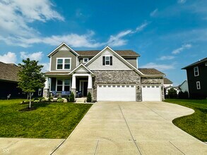 10553 Stableview Dr in Fortville, IN - Building Photo - Building Photo
