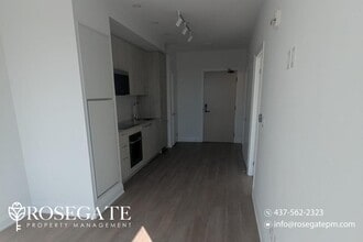 3250 Carding Mill Trail in Oakville, ON - Building Photo - Building Photo