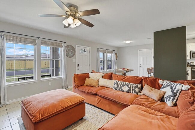 property at 5725 Ventura Ln