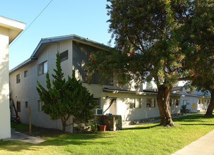 Treeon Apartments in Garden Grove, CA - Foto de edificio - Building Photo